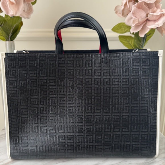 Givenchy X Disney’s Oswald Shopping Bag (Medium Tote 4G Coted) - Picture 2 of 7